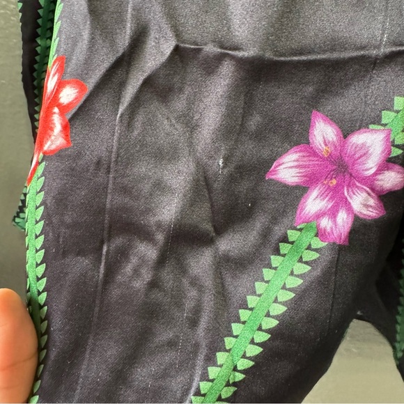 Tucker The Stella Top | Art Nouveau Floral silk blouse size XL - Picture 8 of 13